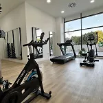 Eye - Pool, Gym And Parking Free