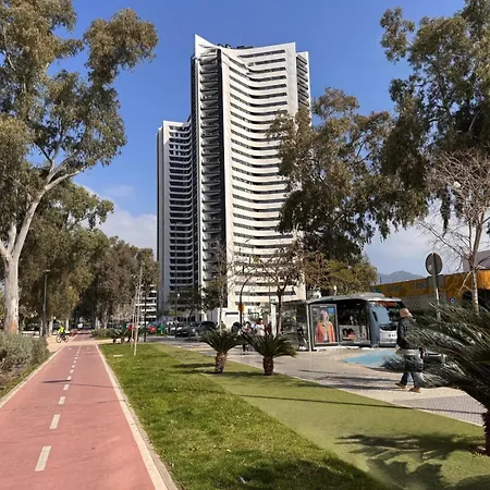 Eye - Pool Gym & Parking Free